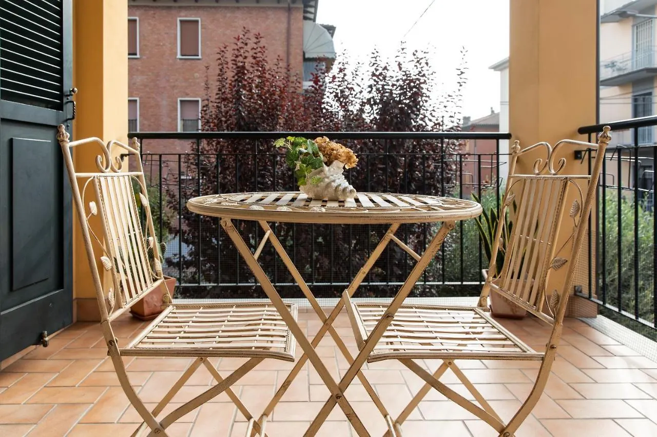 Bloom As You Are Bologna Bed & Breakfast